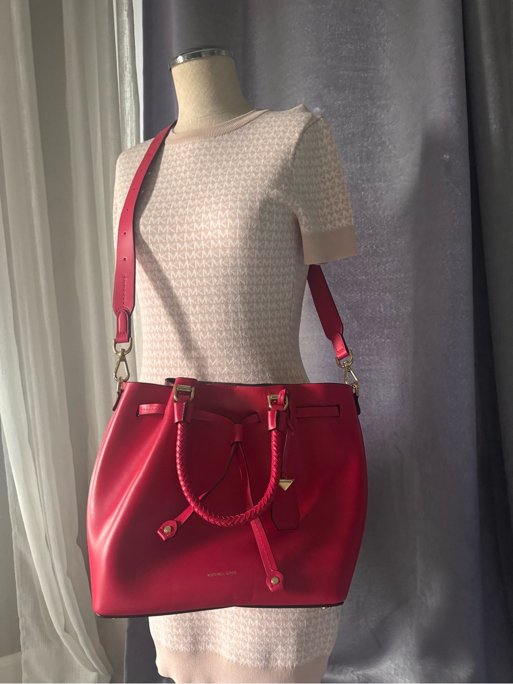 Michael Kors Blakey Deep Pink Leather Medium Bucket Bag